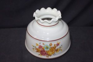 lot 371 image: Hurricane milk glass hurricane lamp shade