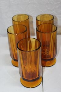 lot 375 image: Vintage Colony Nouveau amber colored glasses by Indiana glass