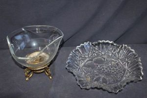 lot 382 image: Glass Deco Bowls