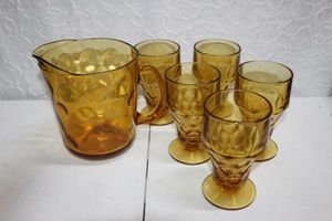 lot 385 image: Amber Drink Set