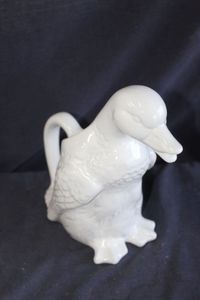 lot 397 image: Duck Pitcher