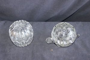 lot 405 image: Covered Trinket Dishes
