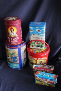 lot 420 image: Vintage Collectable Tins