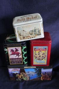 lot 421 image: Vintage Collectable Tins