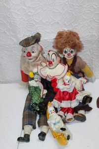 lot 439 image: Collection of Vintage Clown Dolls