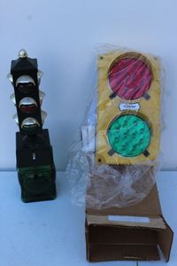 lot 452 image: Unused SIP Red and Green Traffic Control Light and Traffic Light Drinking Game