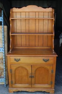 lot 468 image: Vintage Colonial Hutch