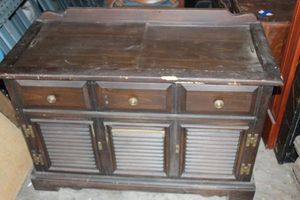 lot 471 image: Vintage Dark Wood Stereo System Console