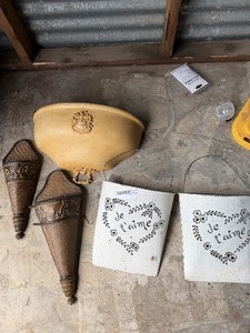 lot 223 image: Wall pockets