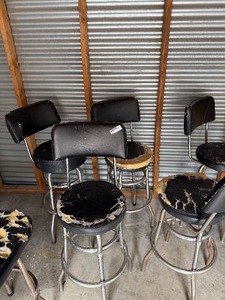 lot 230 image: Barstools with backs x 5