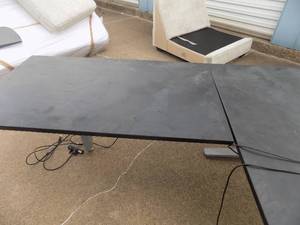 lot 217 image: Uplift desk