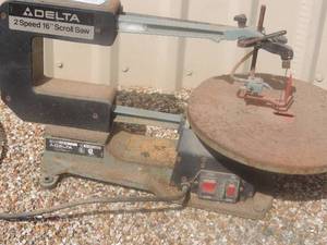 lot 2 image: Delta scroll saw