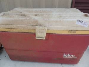 lot 74 image: Igloo cooler