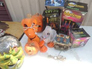 lot 76 image: Halloween decorations