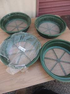 lot 165 image: Gold mining MESH TRAYS