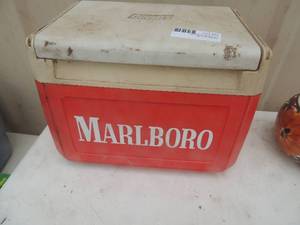 lot 29 image: Coleman small cooler marked Marlboro