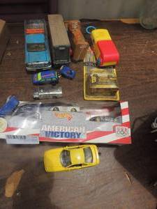lot 254 image: Hot wheels plus trucks