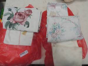 lot 256 image: Linens
