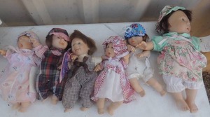 lot 258 image: My pals dolls