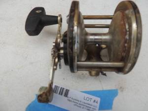 lot 4 image: Penn 60 fishing reel