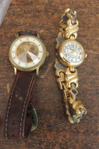 lot 12 image: Ladies watches x 2