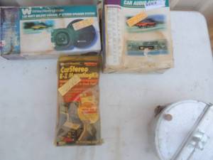 lot 283 image: Car audio system speakers and mounting kit