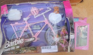 lot 288 image: Barbie Country ride bike and keychain