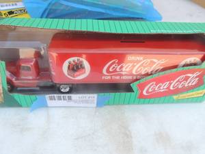 lot 15 image: Die cast COCA COLA Truck