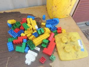 lot 307 image: Duplo blocks