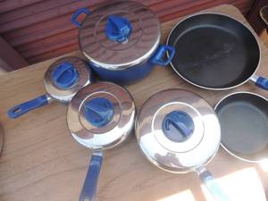 lot 328 image: Blue Tfal cooking set 3 saucepans with lids skillets x 2 and  roaster