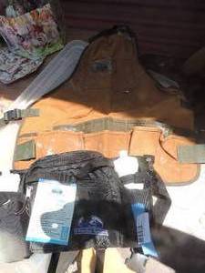 lot 333 image: Bottle, fanny Pack, garden apron