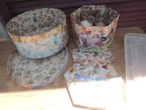 lot 335 image: Victorian christmas ornaments in box and additional hat boxes