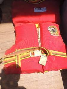 lot 349 image: Micky Mouse toddler life vest