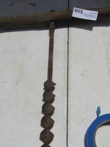 lot 8 image: Antique T-Handle wood auger