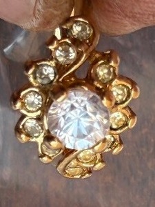 lot 16 image: Ring with stones marked 18KGF