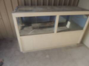 lot 375 image: Display case glass top and partial  glass front, shelf in the back on lower base