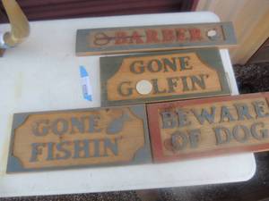 lot 386 image: wood signs-Fishing, beware of dog, Golf, barber
