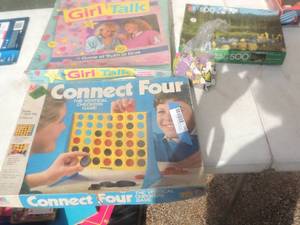 lot 392 image: Connect 4, girl talk and puzzle
