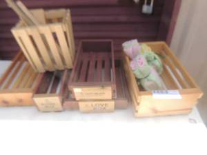 lot 509 image: Small wood crates