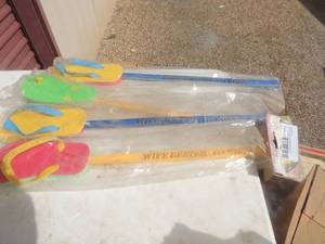 lot 403 image: Swatters (for flies or grandkids)