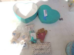 lot 415 image: Heart Box bear good luck wallet pig magnets