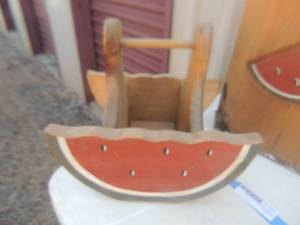 lot 422 image: Wood watermelon baskets and tall box