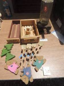 lot 468 image: small wood crates, Gumball dispenser  and more
