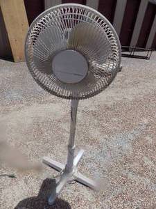 lot 474 image: Pedestal fan
