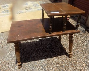 lot 476 image: 2  tier mid century modern end table