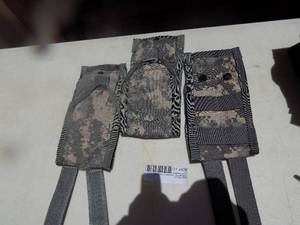 lot 479 image: Camo knife holders