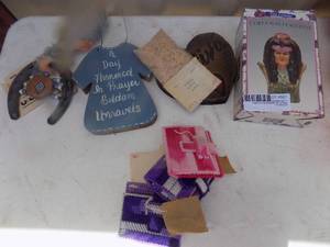 lot 501 image: Signs, dream catcher horseshoe