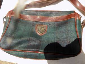 lot 503 image: Carry land purse