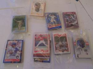 lot 240 image: Baseball  cards 1990 and 1991 FLEER,  SCORE, Don Russ, - Variety of cards