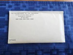 lot 13 image: 1972 uncirculated coin set